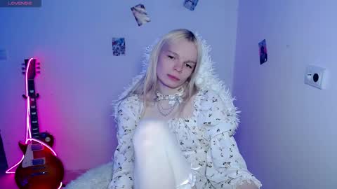 Snapshot of emily_nyaffe chatting on 02-02-26, 03:33 Lia online show from 02-02-26, 03:33