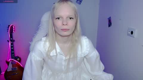 Snapshot of emily_nyaffe chatting on 02-08-26, 09:34 Lia online show from 02-08-26, 09:34
