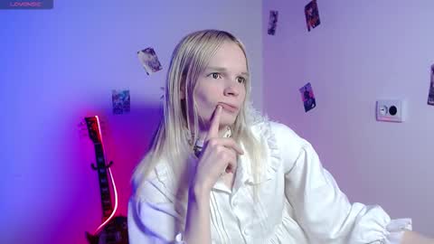 Lia online show from 03-18-26, 01:09