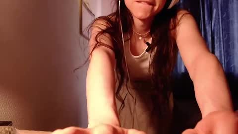 Snapshot of emily_pearl_ chatting on 12-12-24, 08:53 emily_pearl_ online show from 12-12-24, 08:53