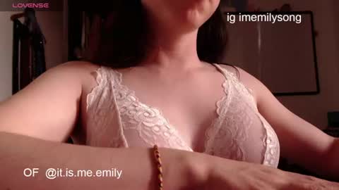 Snapshot of emily_pearl_ chatting on 07-08-26, 10:47 emily_pearl_ online show from 07-08-26, 10:47