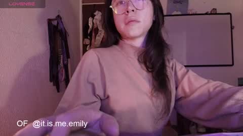 Snapshot of emily_pearl_ chatting on 07-13-26, 11:18 emily_pearl_ online show from 07-13-26, 11:18