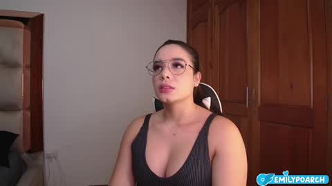 Snapshot of emily_poarch chatting on 02-21-26, 02:01 emily online show from 02-21-26, 02:01