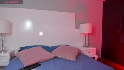 Emily  online show from 03-10-25, 12:37