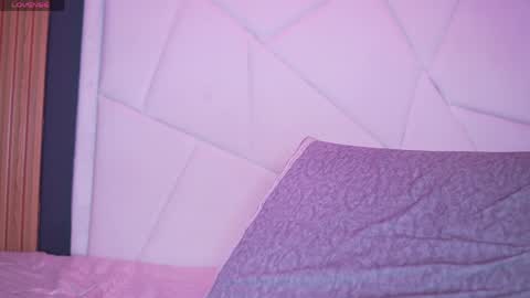 Emily online show from 04-01-26, 01:52