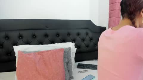 Snapshot of emily_rose78 chatting on 09-16-25, 03:35 EMILY online show from 09-16-25, 03:35