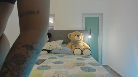 Snapshot of emily_sejmet chatting on 01-02-25, 02:02 SEJMET LOVE online show from 01-02-25, 02:02