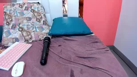 Emily online show from 03-02-25, 02:32