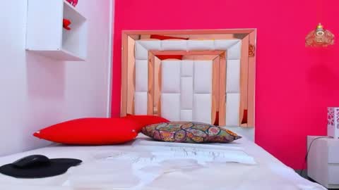 Emily online show from 03-10-25, 10:24