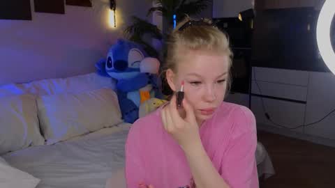 emily shepard online show from 04-21-26, 01:42