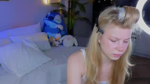 emily shepard online show from 05-07-26, 02:28
