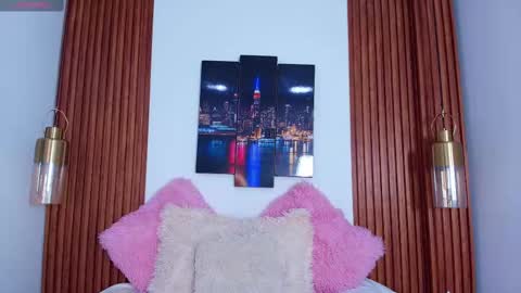 Snapshot of emily_vaughan chatting on 10-05-25, 03:16 Emily. online show from 10-05-25, 03:16