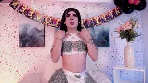 Snapshot of emily_vaughan chatting on 10-12-25, 03:16 Emily. online show from 10-12-25, 03:16