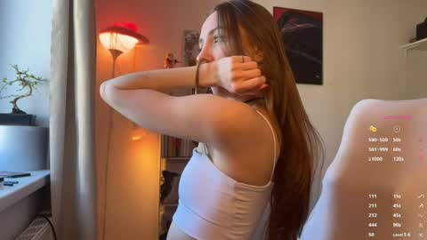 Snapshot of emily_w0w_ chatting on 04-27-26, 07:50 Lia online show from 04-27-26, 07:50