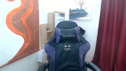 emily_xo143 online show from 05-24-26, 01:21