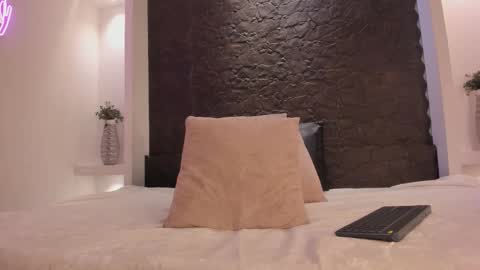 emilyallen_1 online show from 01-09-26, 04:26