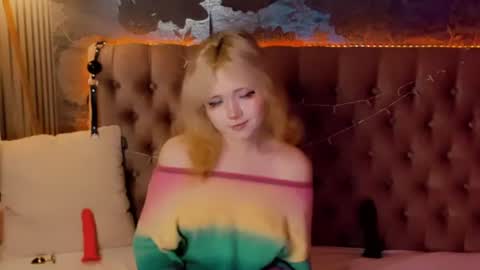 Snapshot of emilyangels chatting on 06-16-26, 06:05 Baby Emelli online show from 06-16-26, 06:05