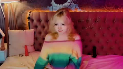 Snapshot of emilyangels chatting on 06-20-26, 07:44 Baby Emelli online show from 06-20-26, 07:44