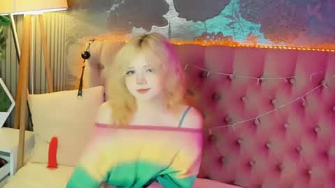 Snapshot of emilyangels chatting on 06-24-26, 05:50 Baby Emelli online show from 06-24-26, 05:50