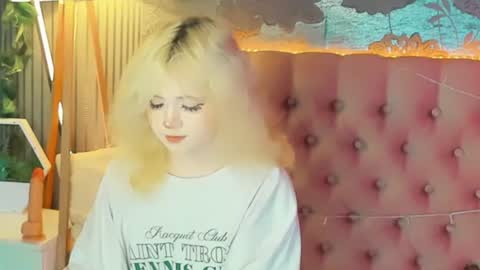 Snapshot of emilyangels chatting on 07-13-26, 05:54 Baby Emelli online show from 07-13-26, 05:54