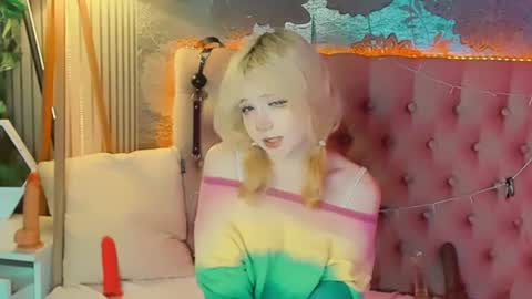 Snapshot of emilyangels chatting on 07-14-26, 10:21 Baby Emelli online show from 07-14-26, 10:21