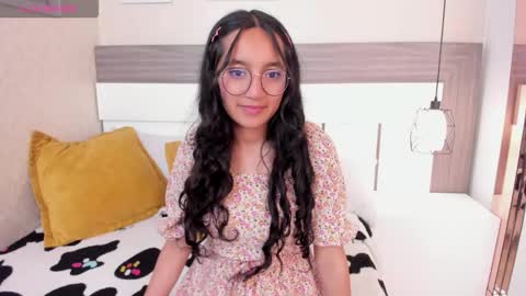 Snapshot of emilyblussh chatting on 03-09-26, 06:23 Emily Bluush online show from 03-09-26, 06:23