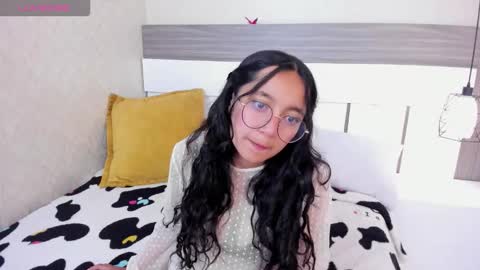 Snapshot of emilyblussh chatting on 03-11-26, 06:47 Emily Bluush online show from 03-11-26, 06:47