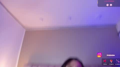 Snapshot of emilyboobss chatting on 09-19-25, 04:47 Emily online show from 09-19-25, 04:47