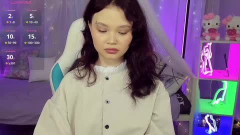 Snapshot of emilychaves chatting on 05-21-26, 07:15 Emilyhaves online show from 05-21-26, 07:15