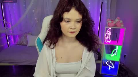 Snapshot of emilychaves chatting on 05-24-26, 06:29 Emilyhaves online show from 05-24-26, 06:29
