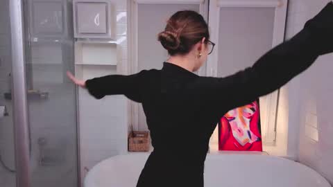 Emily online show from 12-05-25, 06:26