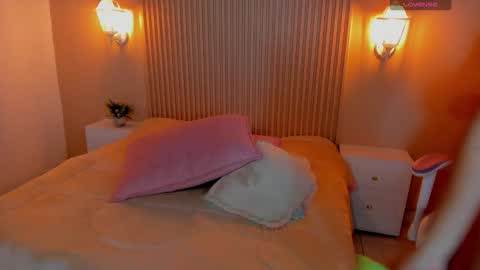 EMILY online show from 11-09-25, 06:17