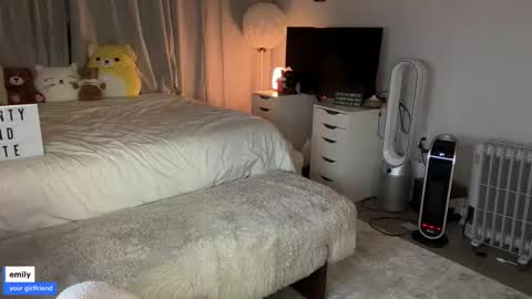 emilyfawn online show from 12-14-25, 04:51