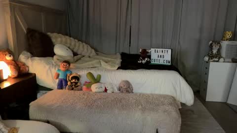Snapshot of emilyfawn chatting on 05-24-26, 03:44 emilyfawn online show from 05-24-26, 03:44