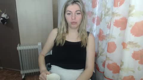 Snapshot of emilyfork chatting on 03-08-25, 04:45 emilyfork online show from 03-08-25, 04:45