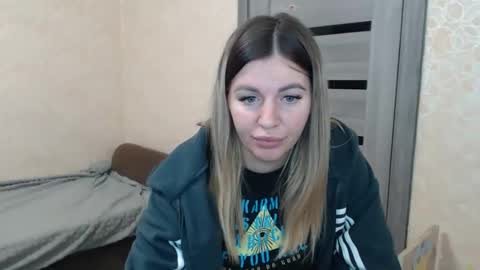 Snapshot of emilyfork chatting on 10-20-25, 07:36 emilyfork online show from 10-20-25, 07:36