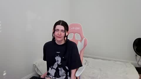 Snapshot of emilyfox5 chatting on 09-30-25, 11:10 emilyfox5 online show from 09-30-25, 11:10