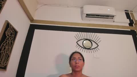 Snapshot of emilygomezz chatting on 05-08-26, 11:37 Emily online show from 05-08-26, 11:37