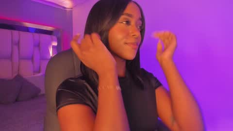 Snapshot of emilyhaan_ chatting on 01-15-25, 07:55 Emily online show from 01-15-25, 07:55