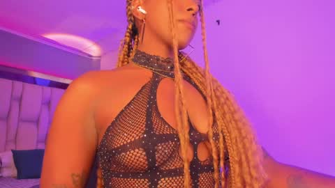 Snapshot of emilyhaan_ chatting on 01-29-25, 07:32 Emily online show from 01-29-25, 07:32