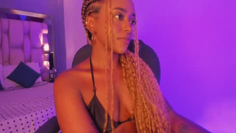 Snapshot of emilyhaan_ chatting on 01-30-25, 08:10 Emily online show from 01-30-25, 08:10