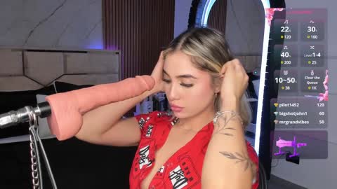 Snapshot of emilyhendrix_ chatting on 12-11-24, 12:44 Emily Hendrix online show from 12-11-24, 12:44