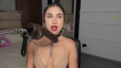 Snapshot of emilyhendrix_ chatting on 02-19-25, 12:03 Emily Hendrix online show from 02-19-25, 12:03