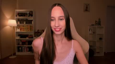 Snapshot of emilyhoston chatting on 06-25-26, 08:13 Alina online show from 06-25-26, 08:13
