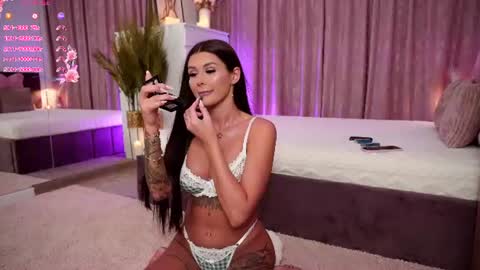 Snapshot of emilyhudsson chatting on 07-07-26, 05:28 Emily online show from 07-07-26, 05:28