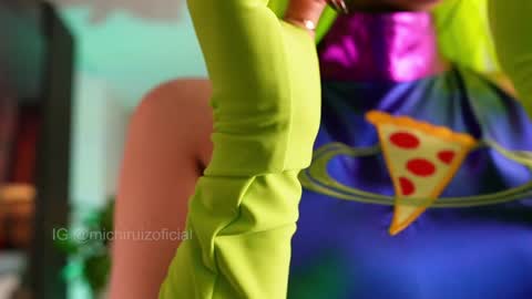 Snapshot of emilylittle chatting on 10-24-25, 04:09 emmy i see you 6pm online show from 10-24-25, 04:09