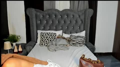 emilyluna07 online show from 05-24-26, 10:53
