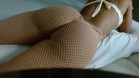 Snapshot of emilymonrro chatting on 11-16-25, 02:39 emily monrro online show from 11-16-25, 02:39