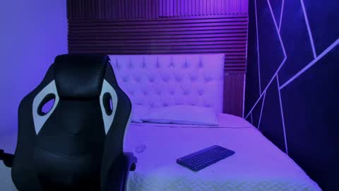 emilymora1_ online show from 05-26-26, 05:36