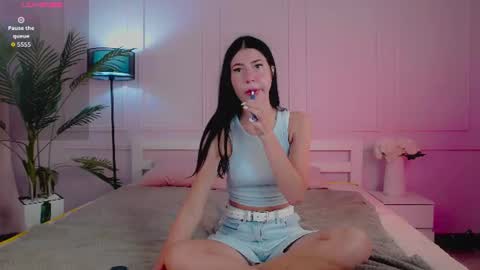 Snapshot of emilyramsey chatting on 07-05-26, 01:29 Emily online show from 07-05-26, 01:29